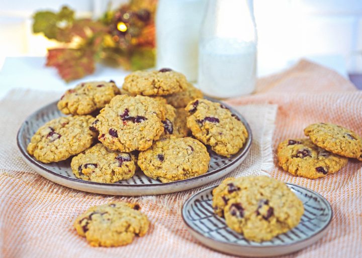 oatmeal cookies made with quick oats without raisins