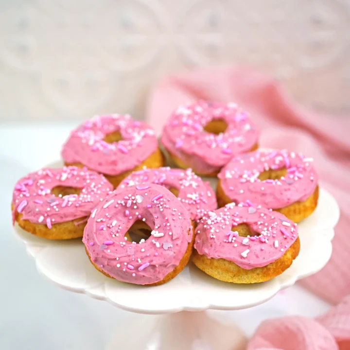 baked strawberry doughnuts