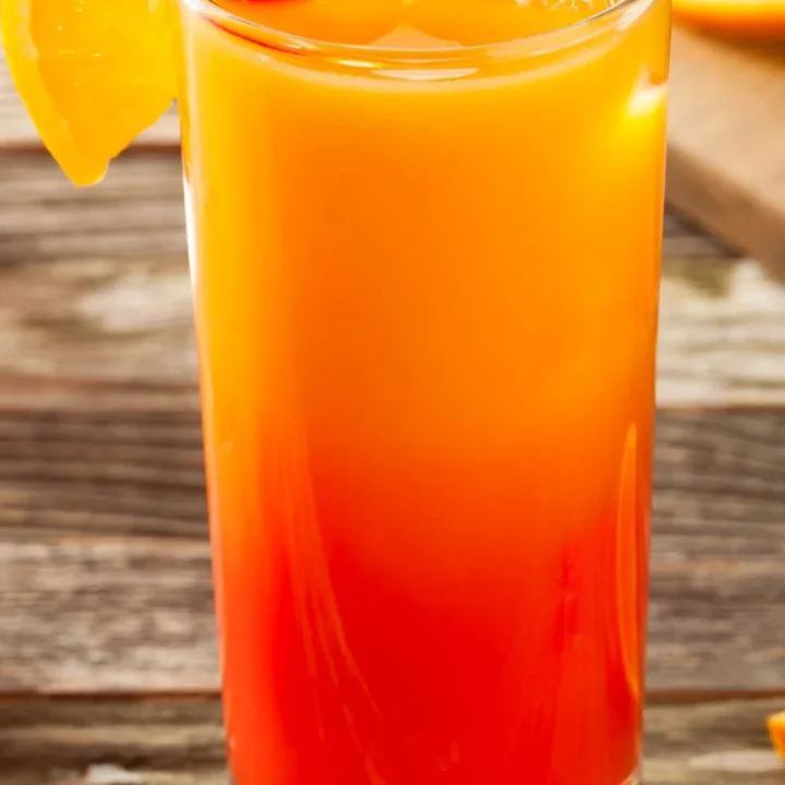 Easy Tequila Sunrise Cocktail (Only 3 Ingredients)