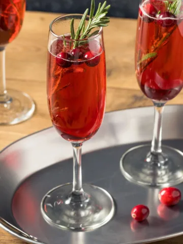 poinsettia spritz cocktail recipe